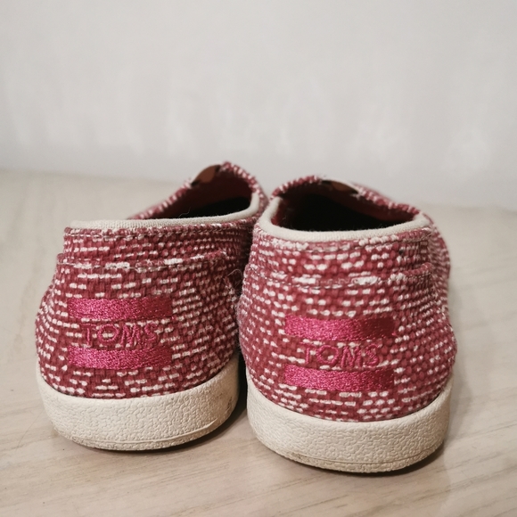 Toms Slid-on Shoes - Picture 10 of 12